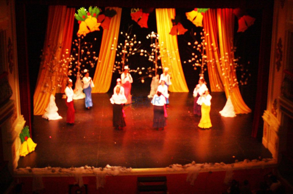 Un Teatro Cervantes abarrotado acogió la XVI edición del Festival de Navidad del Rotary Club de Béjar