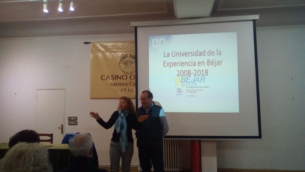 conferencia impartida por D. Ramón Hernández Garrido bajo el título "La Universidad de la Experiencia en Béjar"