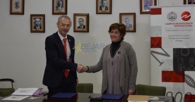 La Usal y el AytoBejar firman un convenio de colaboración e inauguran una exposición sobre las relaciones de Unamuno con la ciudad de Béjar