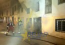 IMÁGENES  |  Madrugada de sobresaltos en Béjar: Fuego en una vivienda y un conductor a la fuga