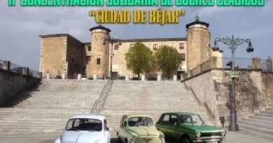 Nostalgia y solidaridad sobre ruedas: Béjar acoge la II Concentración de Coches Clásicos