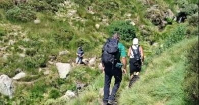 El GREIM auxilia a dos senderistas desorientados en la Sierra de Béjar El GREIM auxilia a dos senderistas desorientados en la Sierra de Béjar