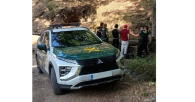 La Guardia Civil auxilia a 4 senderistas desorientados en Hoyamoros La Guardia Civil auxilia a 4 senderistas desorientados en Hoyamoros