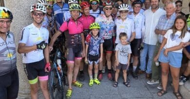 Épica sobre ruedas: Mario Martín culmina en Béjar 4.400 kilómetros por el autismo Épica sobre ruedas: Mario Martín culmina en Béjar 4.400 kilómetros por el autismo