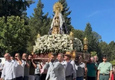 VÍDEO | Música y tradición vuelven a acompañar a la Virgen del Castañar