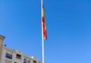 La bandera vuelve a la Plaza de España