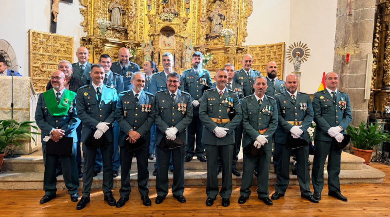 IMÁGENES | Antonio García recibe en Candelario una distinción por sus 30 años de servicio en la Guardia Civil
